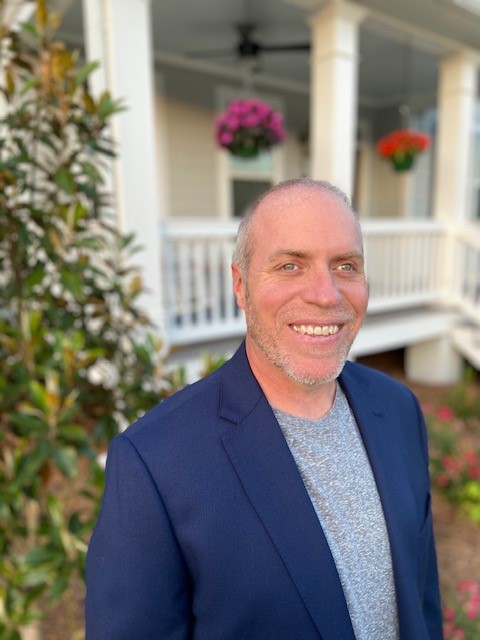 Headshot Dennis Carty