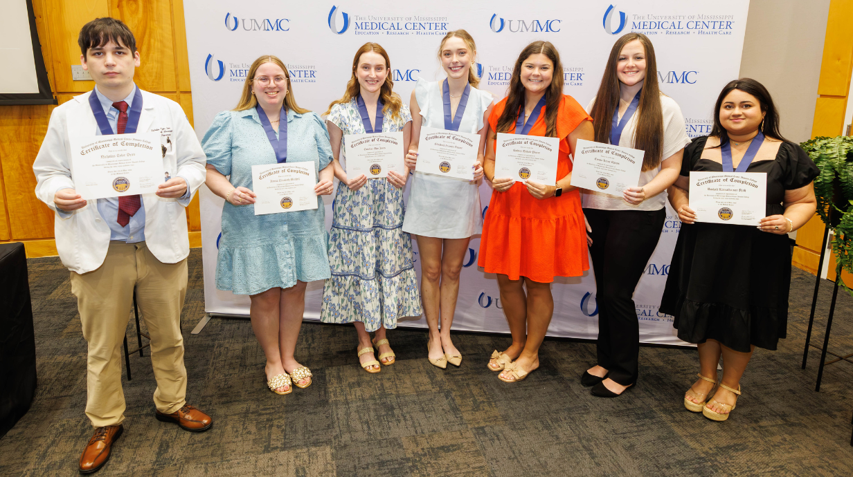 UMSOP Student pharmacists being honored as members of the UMMC Honors College